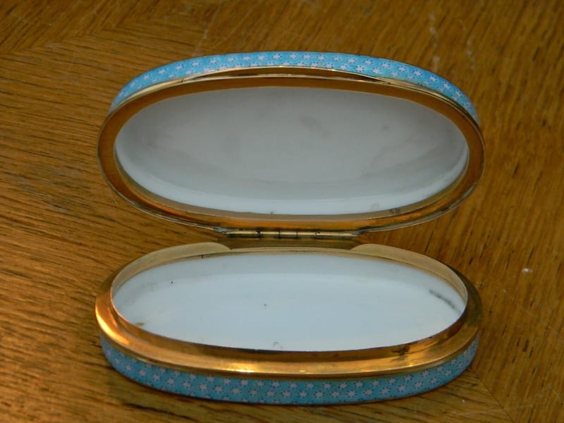Tabatière Or Massif Porcelaine 18 Carats Décor Angelot XVIII ème Louis XVI — vue 4