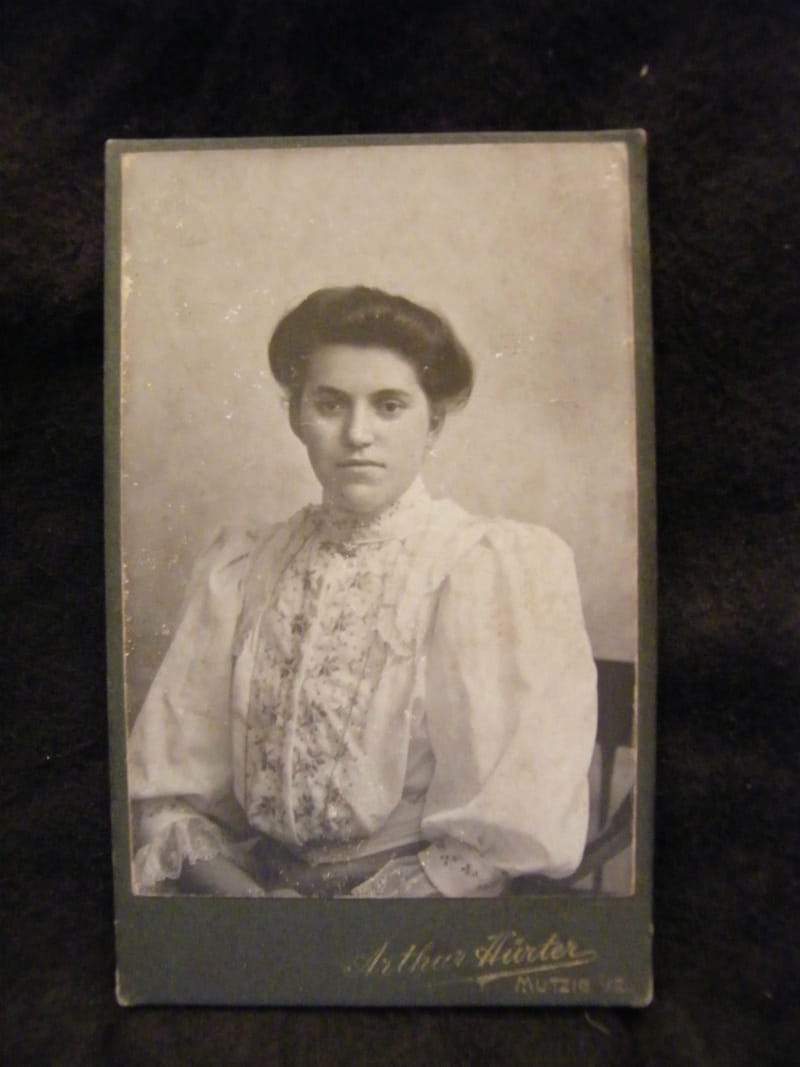 "Photographie CDV Femme Arthur Huerter Mutzig XIX ème Siècle"