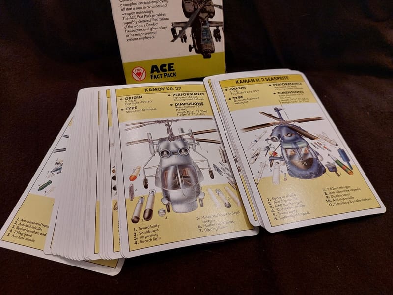 Cartes ACE Fact Pack Combat Helicopters Ref 410007 — vue 3