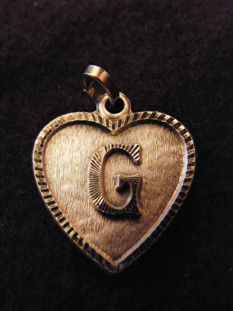 Argent Pendentif Cœur Médaillon Argent Plaqué Lettre G 2 cm