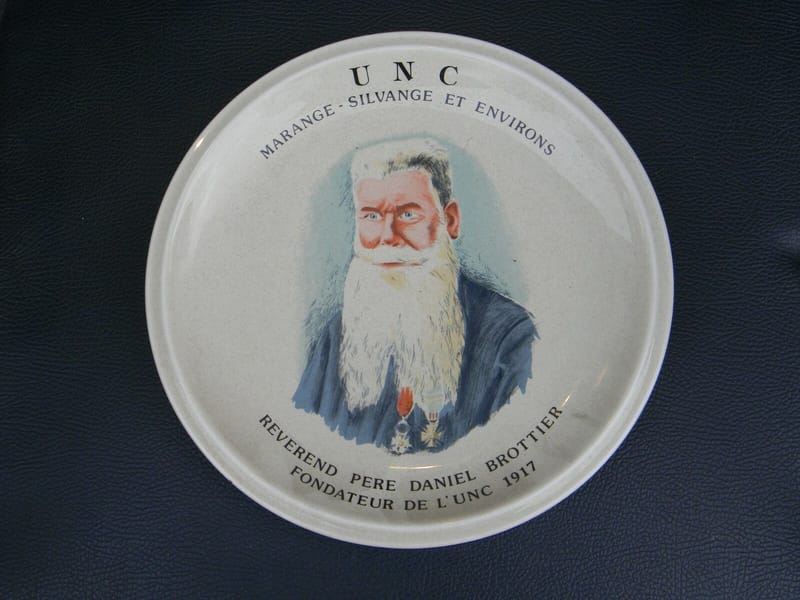 Assiette UNC Marange Silvange Daniel Brottier 1986