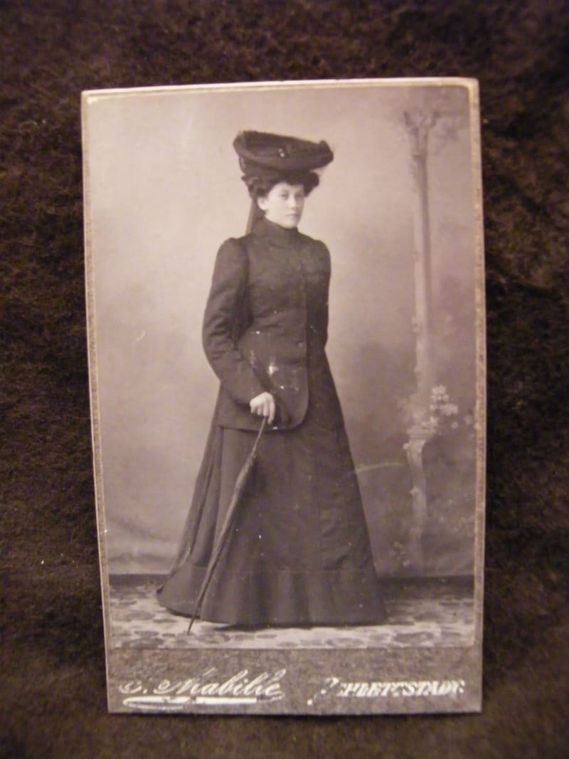 Photographie CDV Femme S Mabille Schlettstadt Allemagne Fin XIX ème Siècle