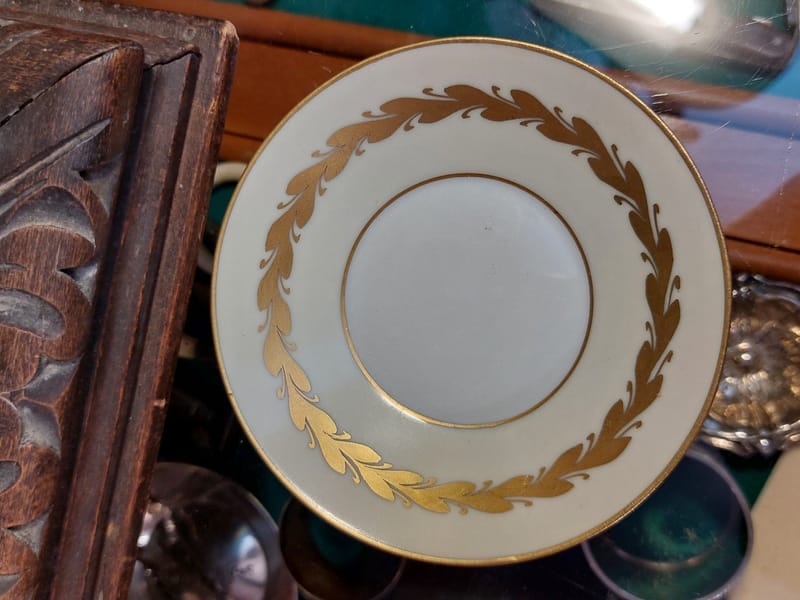 Limoges Tasse Moka Dorures G Simonnet peint main — vue 5