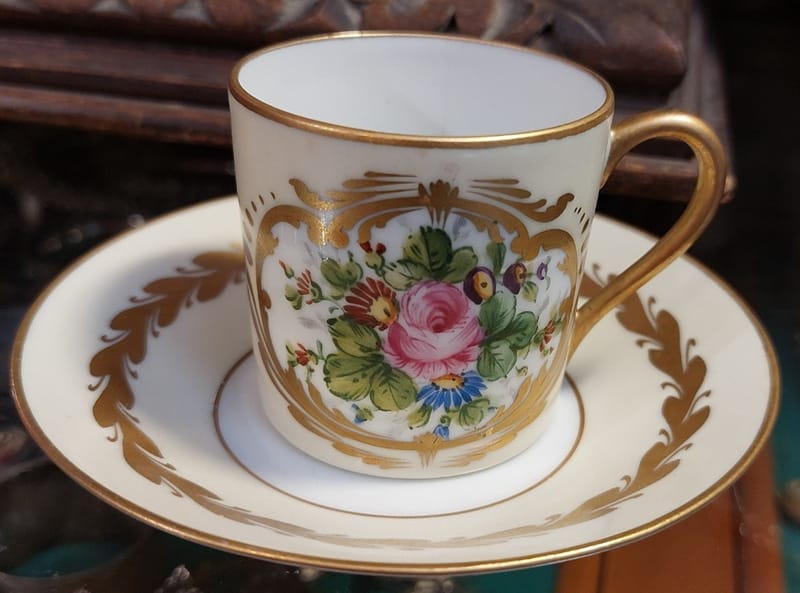 Limoges Tasse Moka Dorures G Simonnet peint main