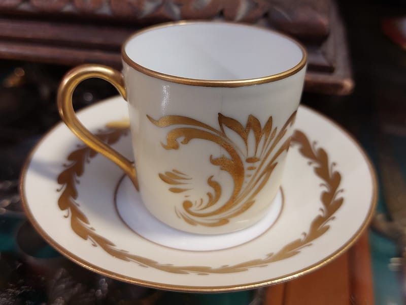 Limoges Tasse Moka Dorures G Simonnet peint main — vue 3