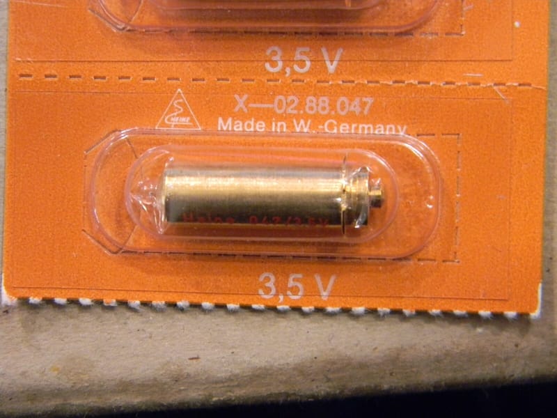 Ampoule Lampe Bulbs Heine  3,5 V X0288047 sous blister