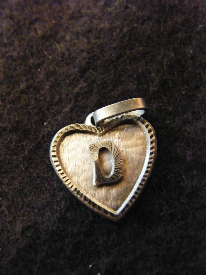 Argent Pendentif Cœur Médaillon en Argent Plaqué Lettre D 1,5 cm