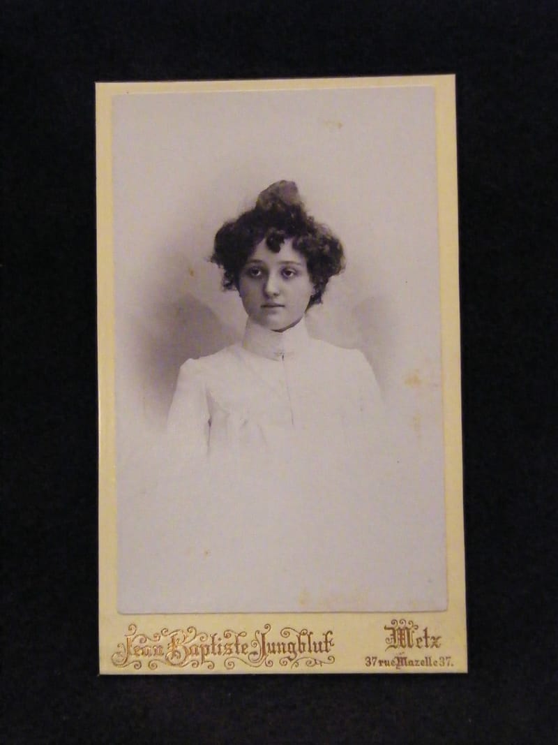 "Photographie CDV Femme Jean Baptiste Jungblut   Metz  XIX ème Siècle"
