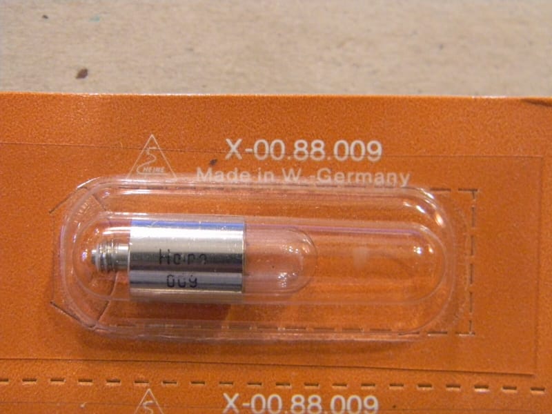 Ampoule Lampe Bulbs Heine X0088009 sous blister