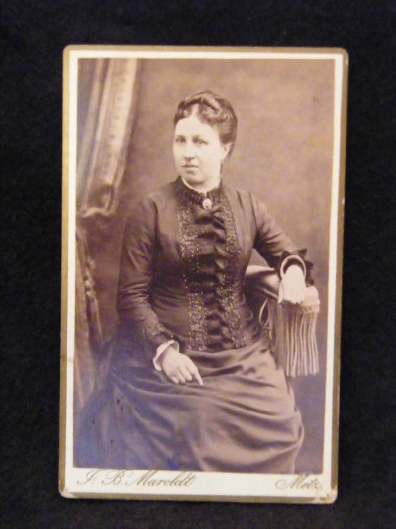 "Photographie CDV Femme JB Maroldt  Metz  XIX ème Siècle"
