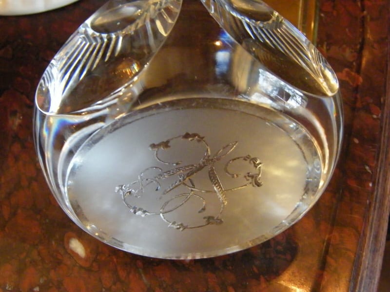 Cristal Taillé Boule Presse papier Monogrammé Ancien — view 3 of 4