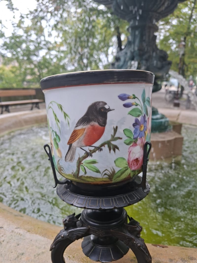 Paire Cache Pots Porcelaine Peinte XIX ème siècle Oiseaux Bois Bronze — vue 3