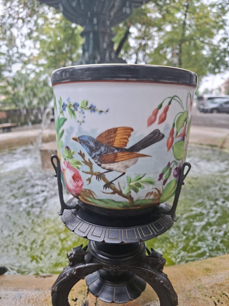 Paire Cache Pots Porcelaine Peinte XIX ème siècle Oiseaux Bois Bronze — vue 2