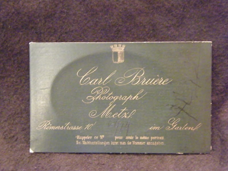 "Photographie CDV Femme Carl Bruère  Metz  XIX ème Siècle" — vue 2