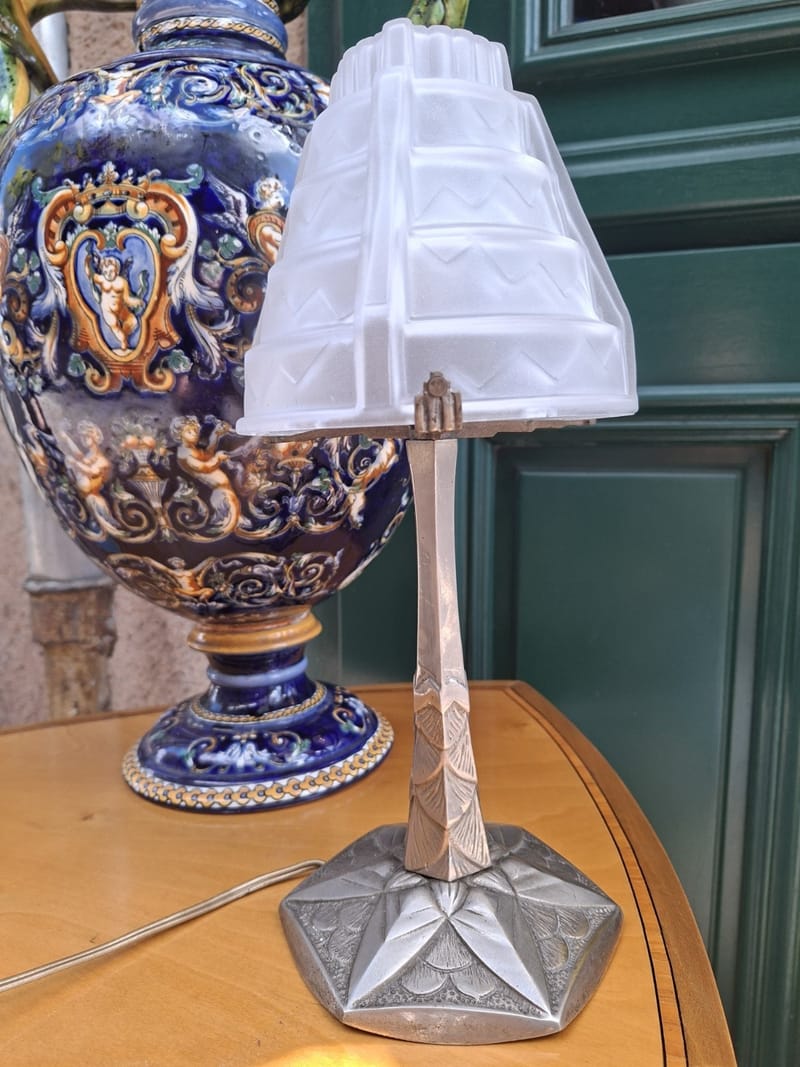 Art Déco Lampe Bronze Nickelé Obus Verre Moulé Pressé