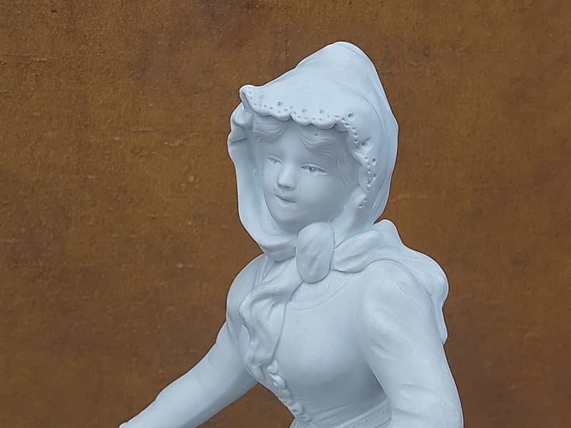 Biscuit Vendeuse Fleurs Signé S Rameaux ancien Porcelaine — vue 3