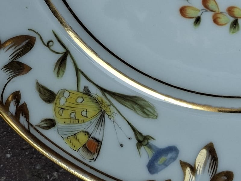 Assiette Porcelaine Paris XIX ème siècle Oiseaux Papillons Sauterelles Signée MB — view 10 of 12