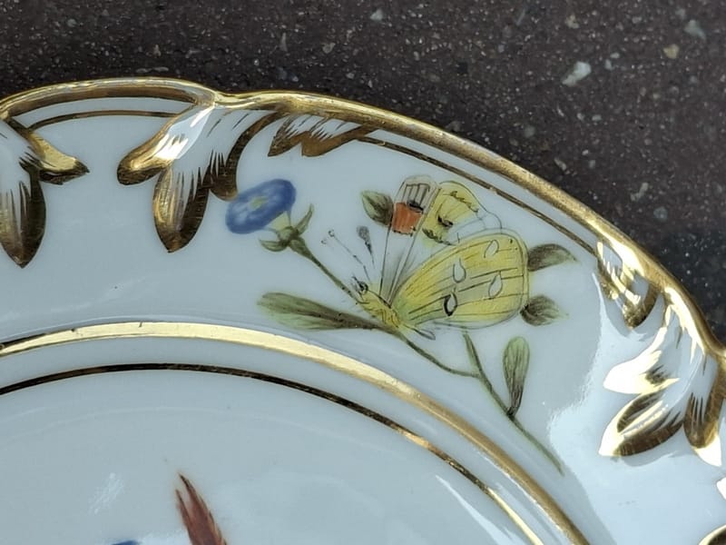 Assiette Porcelaine Paris XIX ème siècle Oiseaux Papillons Sauterelles Signée MB — view 9 of 12