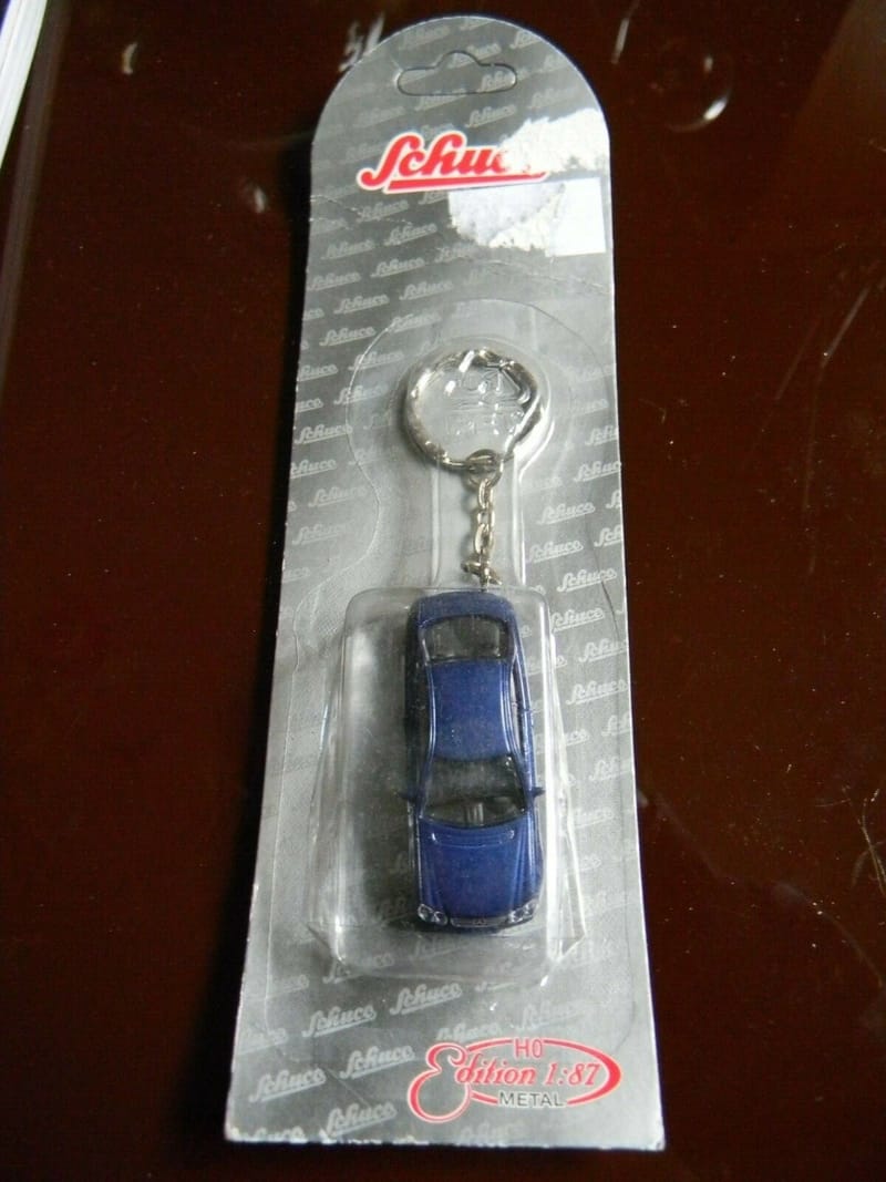 Schuco Mercedes CLK Porte Clé Toit HO 1:87 Edition Métal sous Blister
