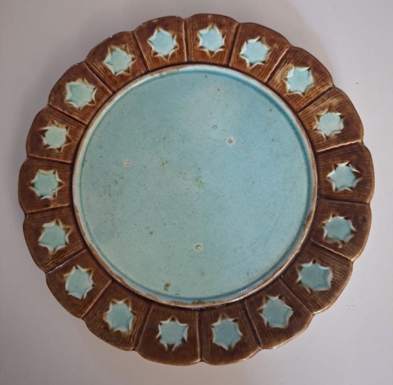 Assiette Barbotine étoiles David Judaica XIX ème siècle