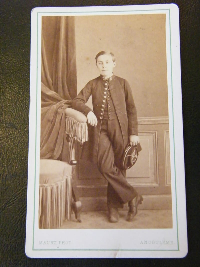"Photographie Jeune Militaire XIX ème Siècle Maury Angoulême"