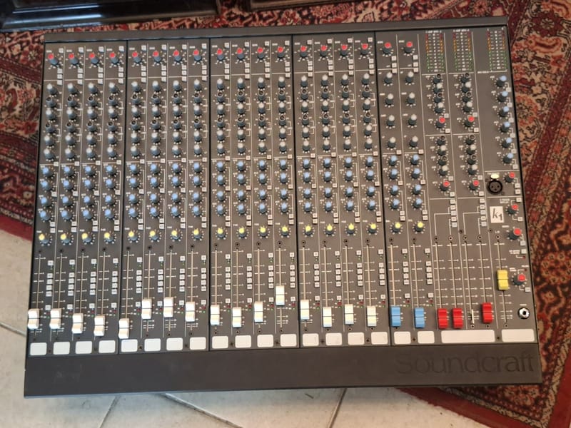 Soundcraft K1 Table Mixage — vue 2