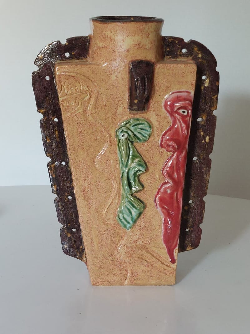Vase Céramique Signé Nicolas 2001 Visages étranges