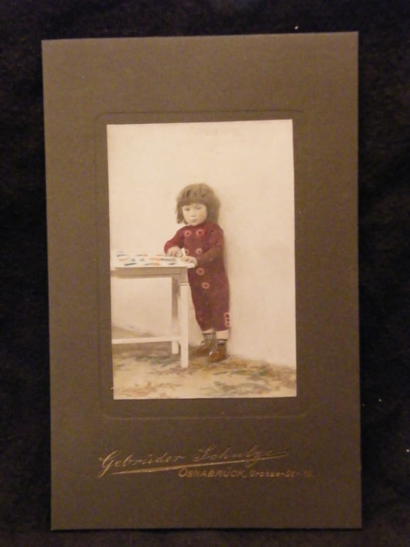 "Photographie Enfant Colorisé Schulze Osnabruck Allemagne Début XX ème siècle 2"