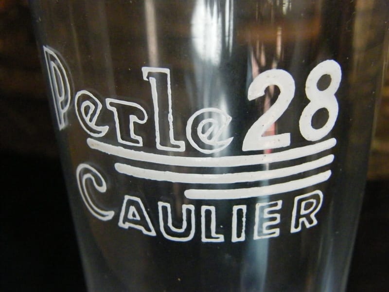 Perle 28 Caulier Verre Bière émaillé  ancien 33 cl" — vue 3