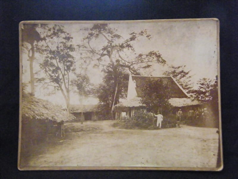 Photographie Albuminée XIX ème siècle Colonies Françaises à identifier Militaire
