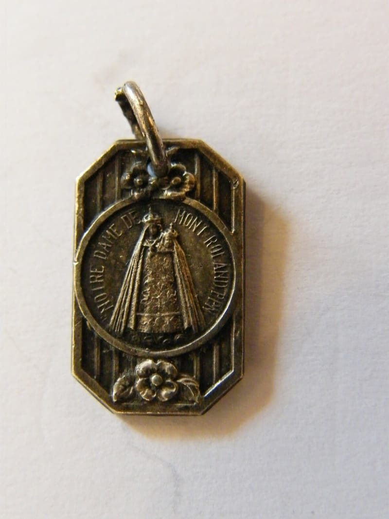 Médaille Pendentif Notre Dame de Mont Roland en Argent Plaqué Silver Silber"