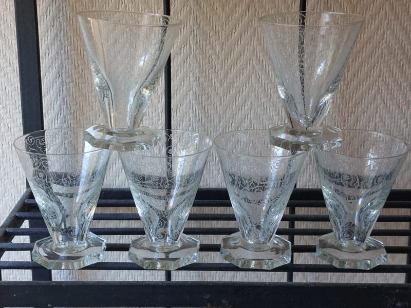 Baccarat Cristal Verres Vin dégagé acide XIX ème siècle Pieds Octogonaux