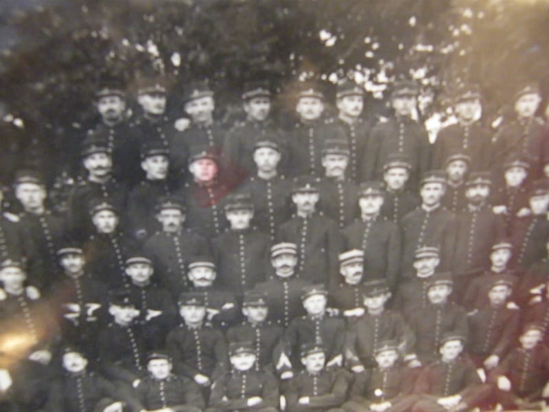 "Photo Militaires Elèves sous officiers du 6 ème Bataillon de Forteresse 1906" — vue 2