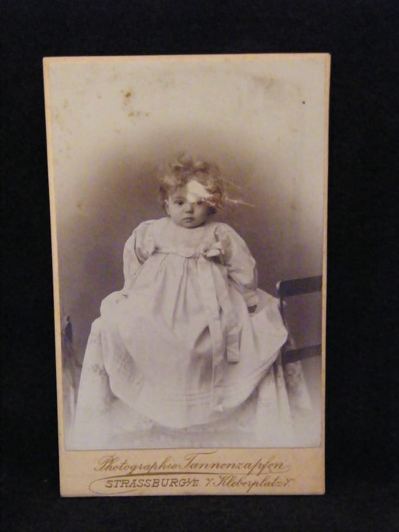 "Photographie CDV Bébé Tannenzapfen Strasbourg XIX ème Siècle"
