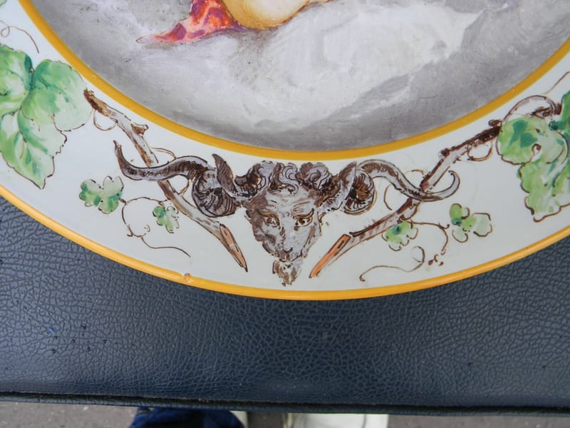 Creil Montereau Plat Mural LM & Cie Décor angelots mangeant du raisin — vue 4
