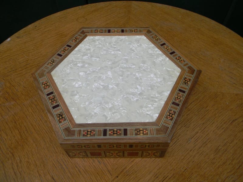 Marqueterie Boite hexagonale travail syrien