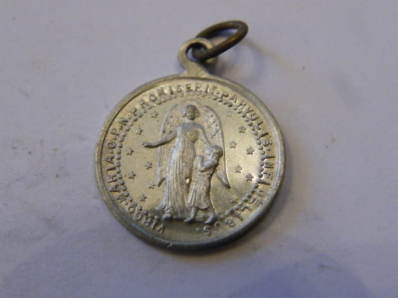 Sainte Infante Médaille Pendentif Aluminium ancienne