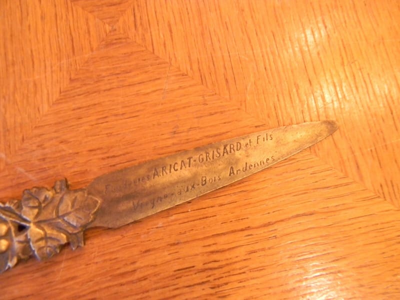 Ouvre Lettre Bronze Fonderies A Ricat Grisard Vrigne aux Bois Ardennes — vue 4