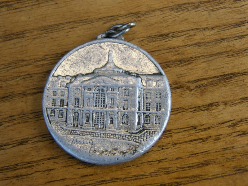 "Médaille en Aluminium MACVG ONAC Ministère Anciens combattants victimes guerre" — vue 2