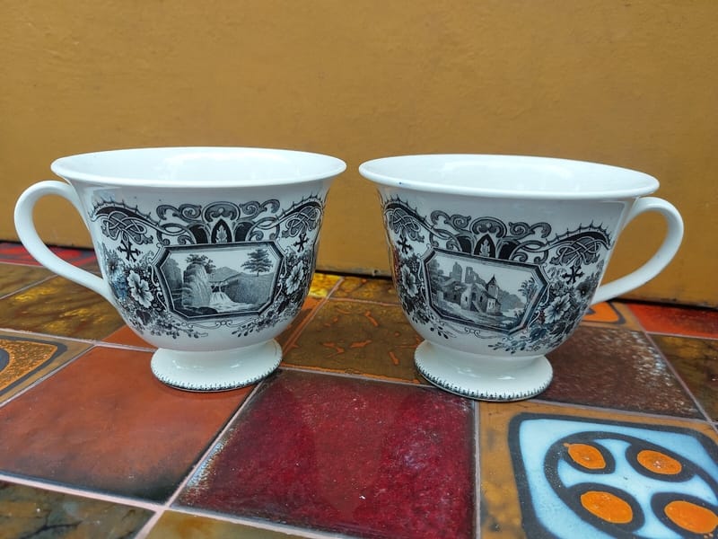 Sarreguemines Tasses Chocolat U & Cie Epoque Napoléon III