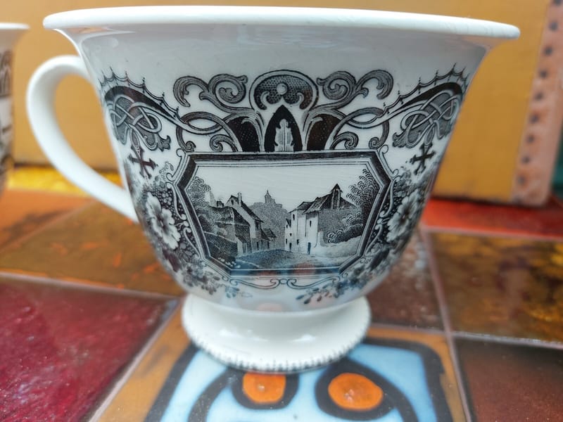 Sarreguemines Tasses Chocolat U & Cie Epoque Napoléon III — vue 4