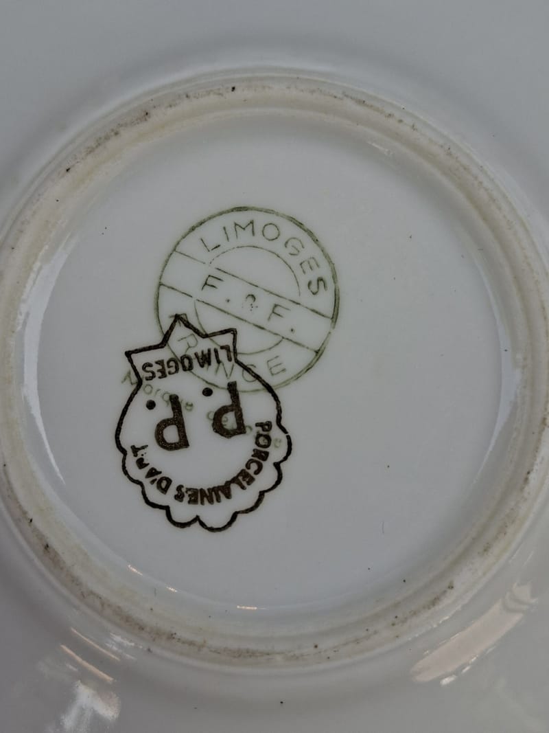 Limoges Tasse Moka Dorures Rouge PP — vue 4