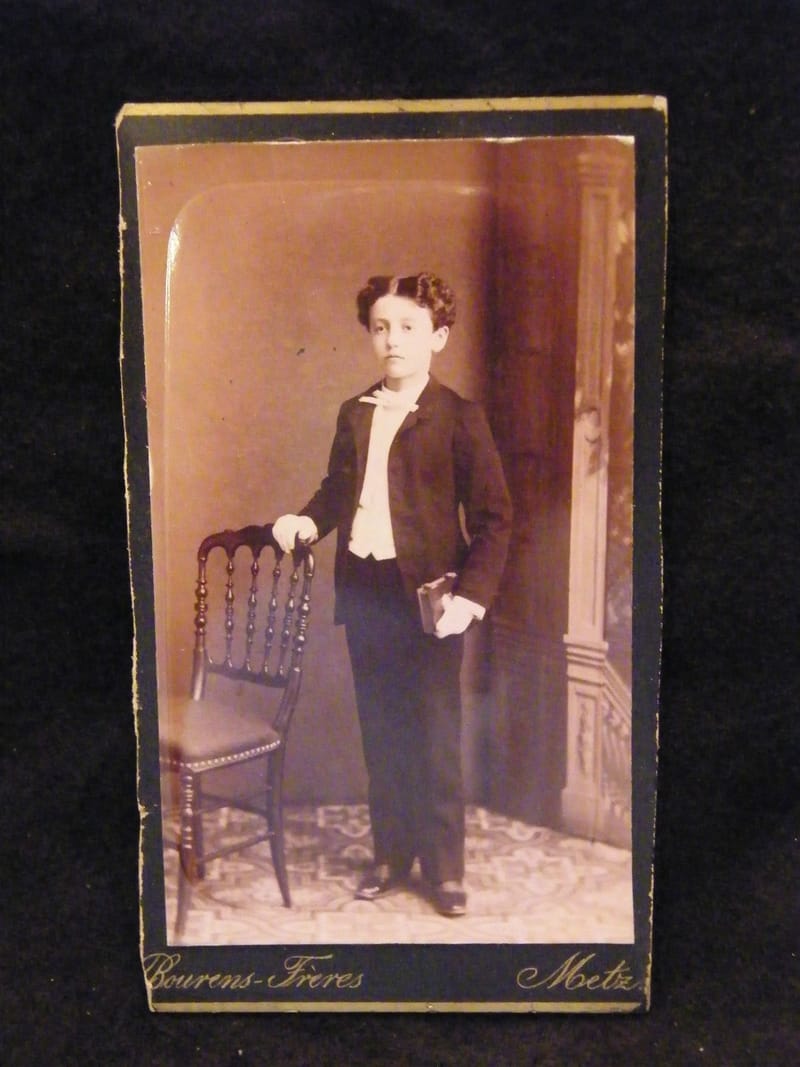 "Photographie CDV Communiant Bourens Frères  Metz  XIX ème Siècle"