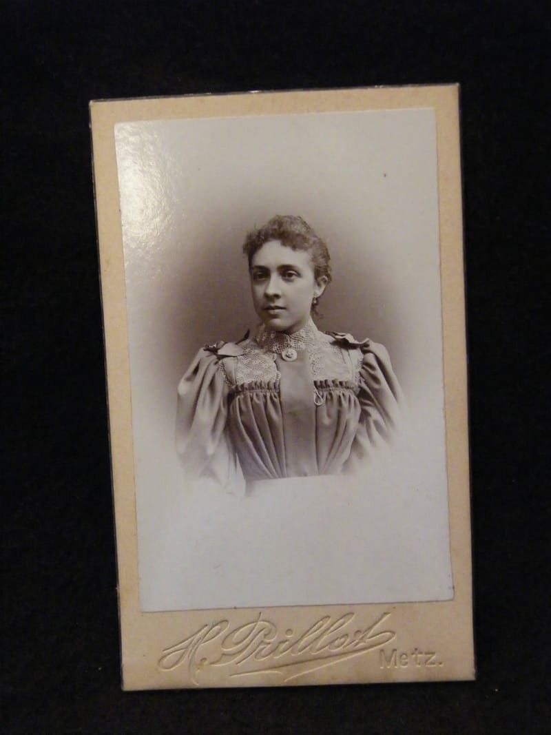 "Photographie CDV Femme Henri Prillot Marmand Metz XIX ème Siècle"