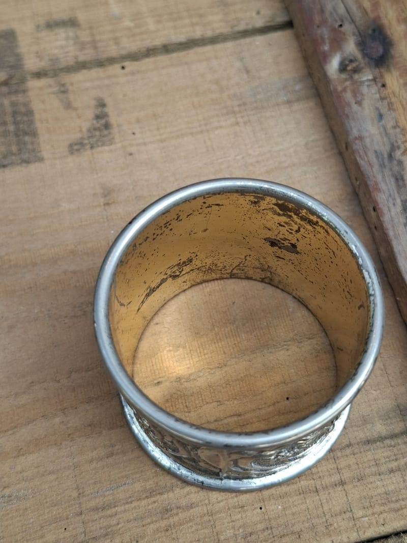 Rond Serviette Bronze Nickelé Décor Putti — vue 4