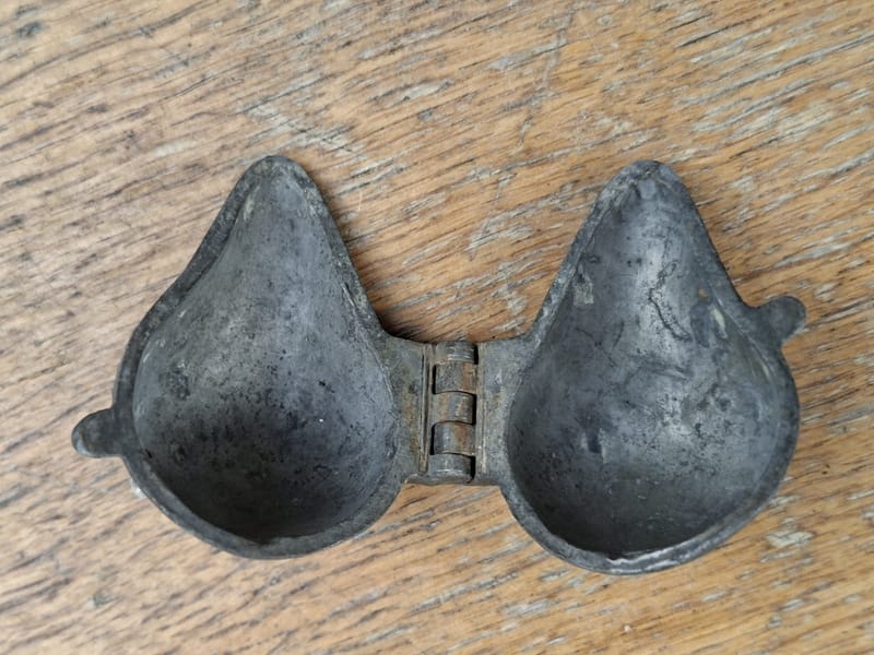 Moule Massepain Chocolat Poire Ancien étain 2