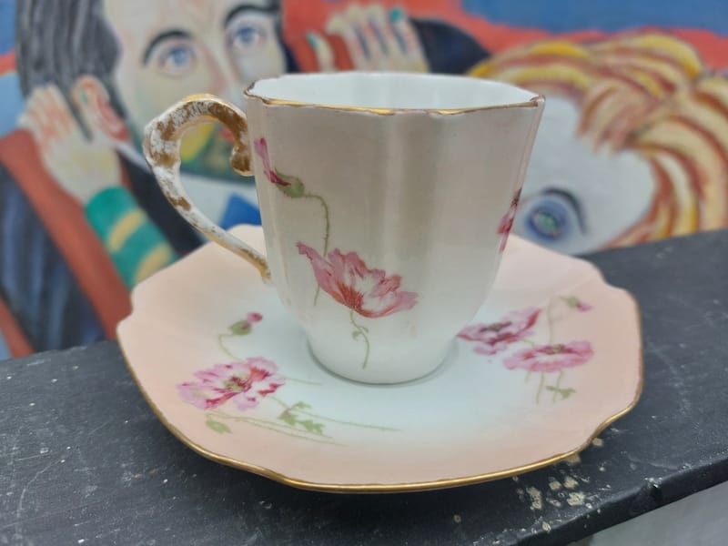 Art Nouveau Tasse Moka Dorures Polylobée Coquelicots Roses Pavot
