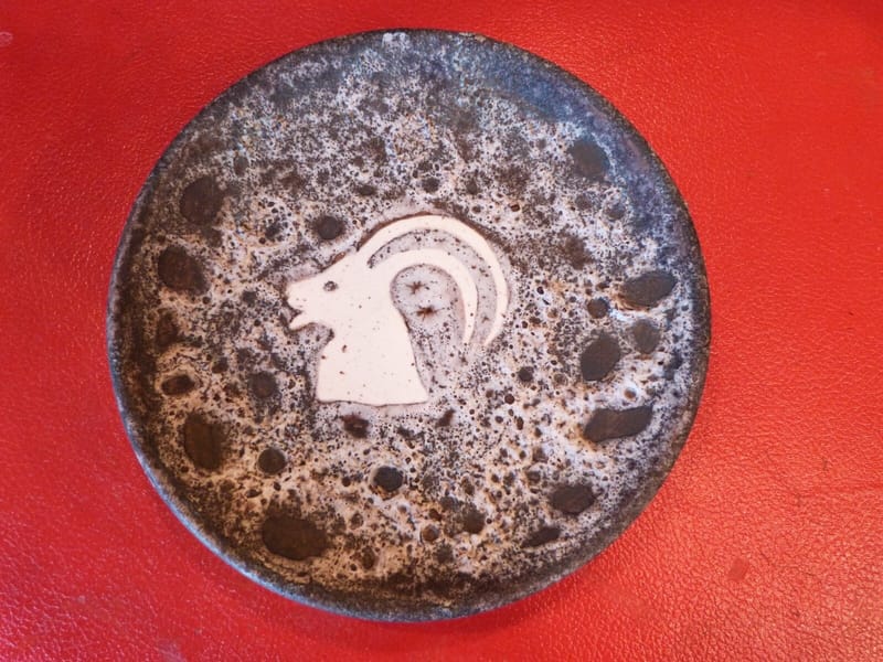 Assiette Murale Annette Roux en Céramique Chamois Années 60