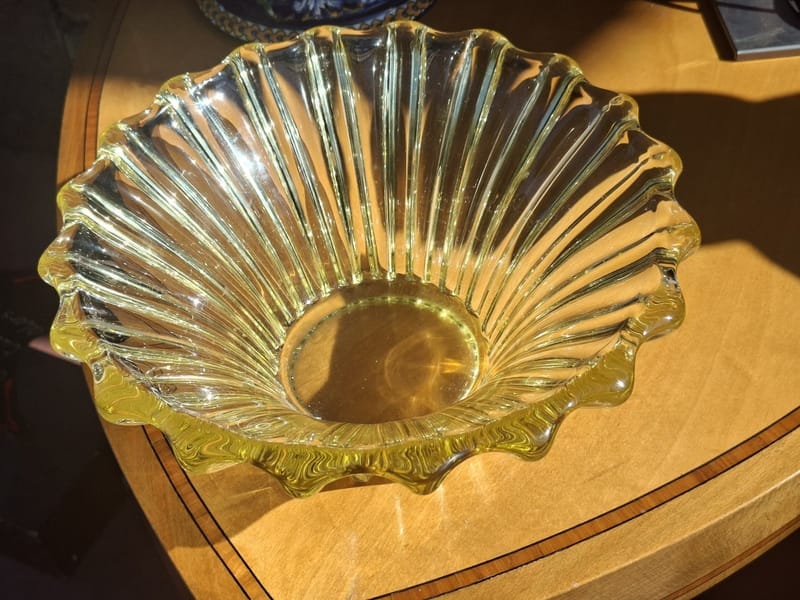 Pierre d'Avesn Coupe Verre Jaune France — vue 2