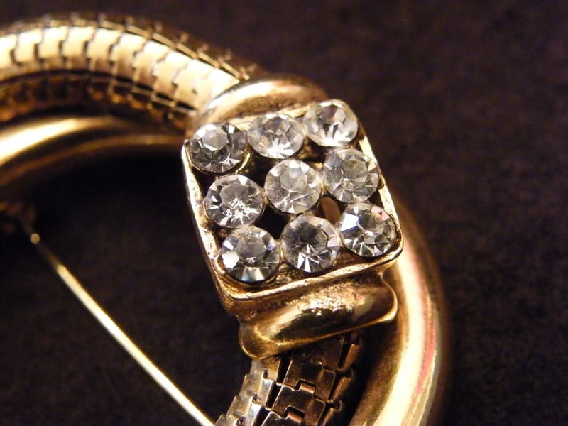 "Broche en Métal Doré Strasses Cristal" — vue 3
